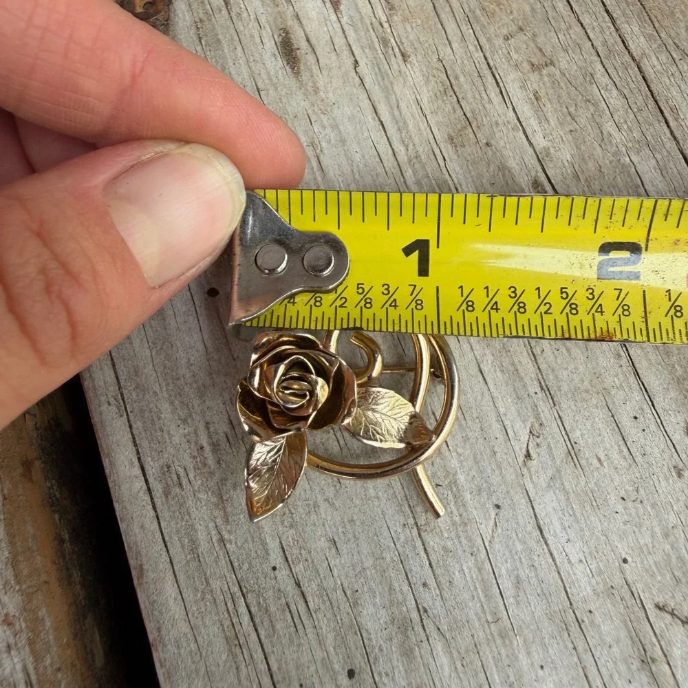 Vintage Rose Brooch Pin Womens Gold Tone Floral Swirl Circular Design